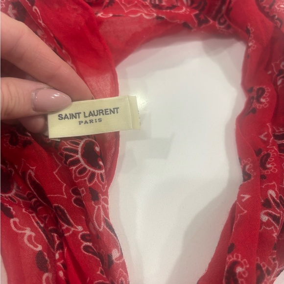 Saint Laurent Red Paisley Scarf - Picture 2 of 2